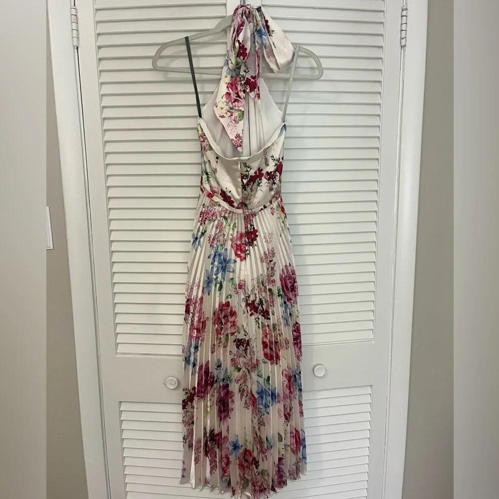 ML Monique Lhuillier Floral Hammered Satin Midi Dress - Picture 8 of 9